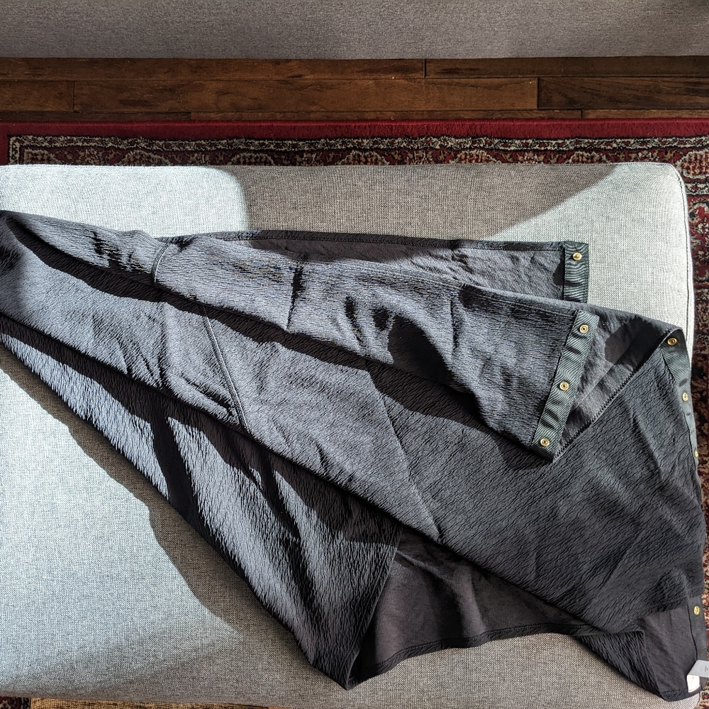 Lululemon Black Snap Scarf